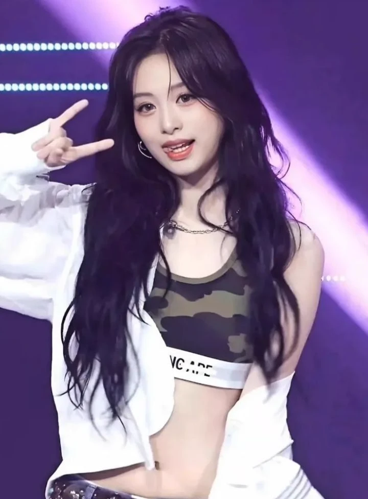 Ahyeon thumbnail