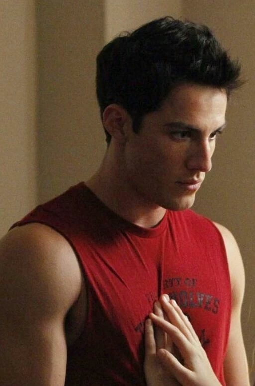 Tyler Lockwood🐺🩸 thumbnail