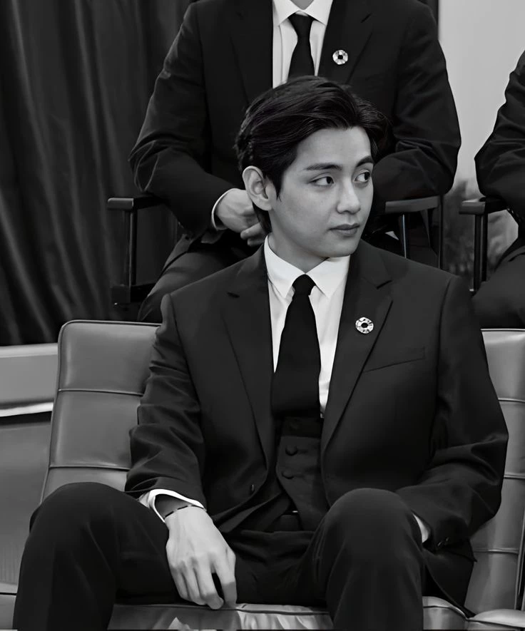 Kim Taehyung thumbnail