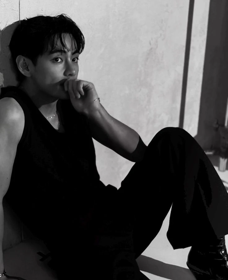 Kim Taehyung. thumbnail