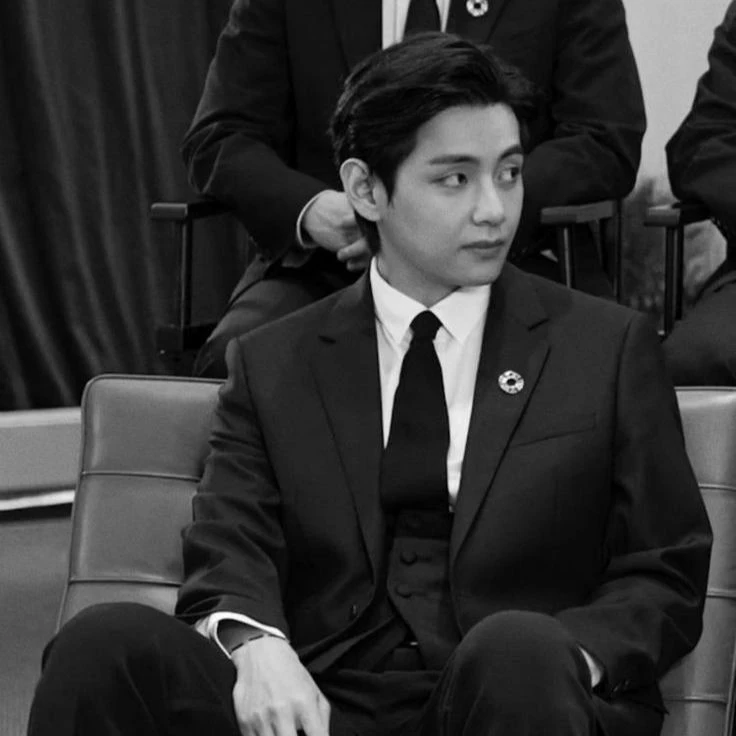 Kim Taehyung. thumbnail