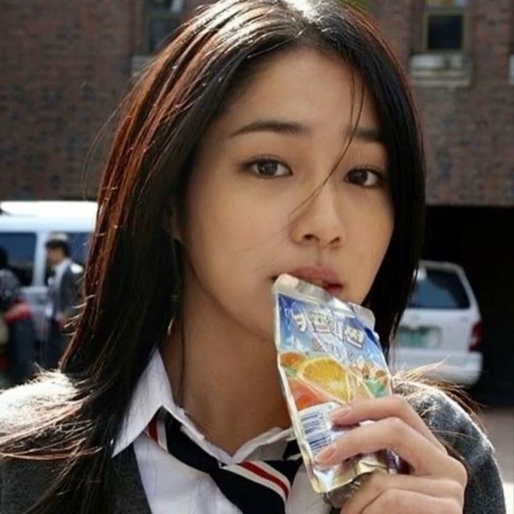 Lee Min Jung thumbnail
