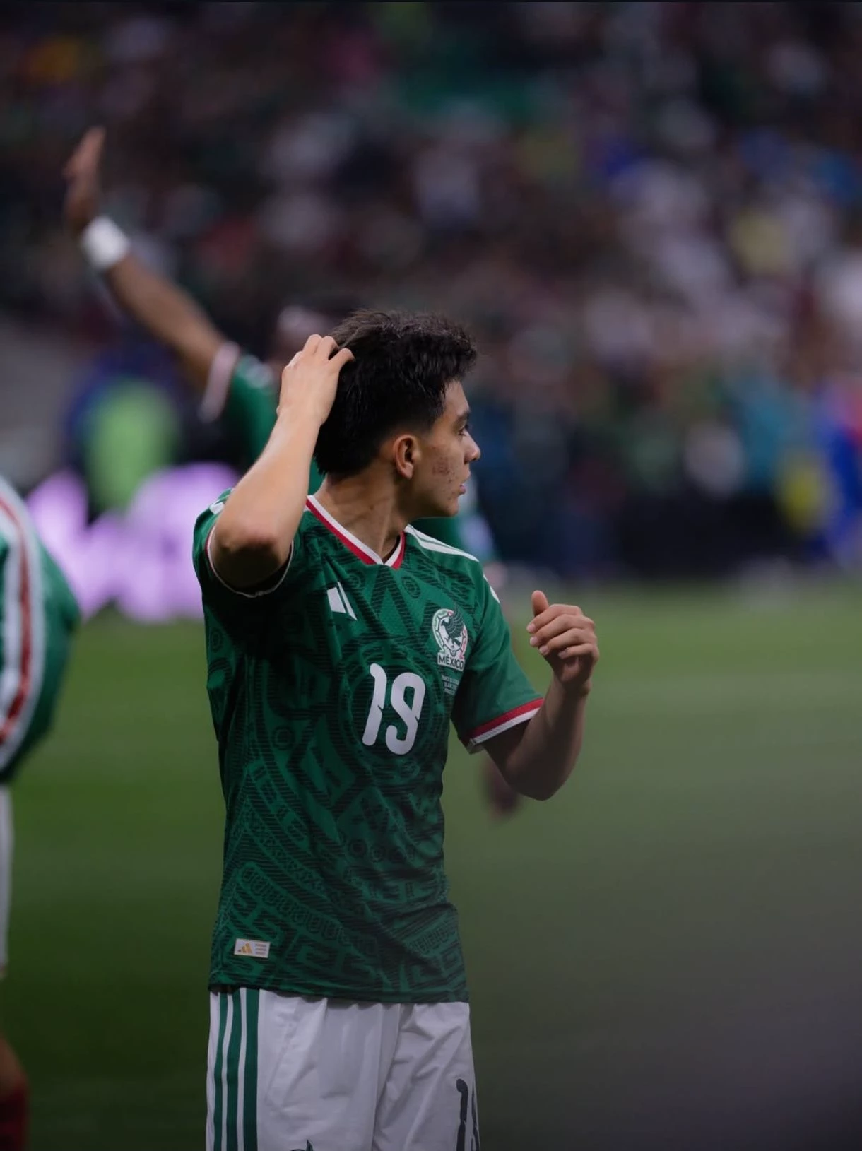 Gilberto Mora thumbnail