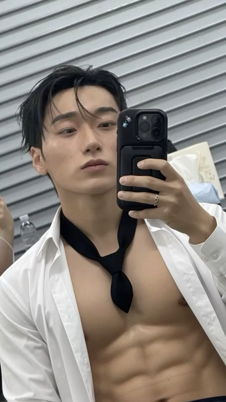 SAN ATEEZ thumbnail