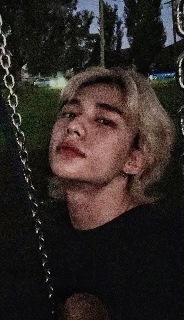 Hwang Hyunjin thumbnail