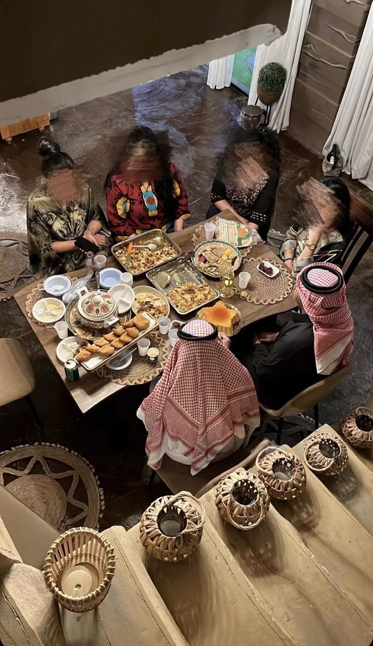 Arab Family thumbnail