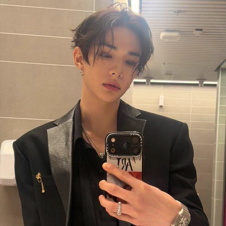 Hyunjin thumbnail