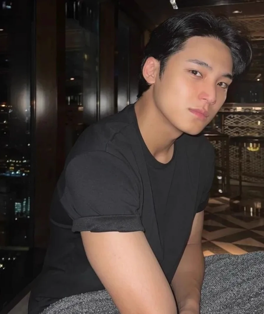 Kim mingyu  thumbnail