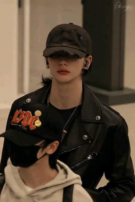 Hwang Hyunjin thumbnail