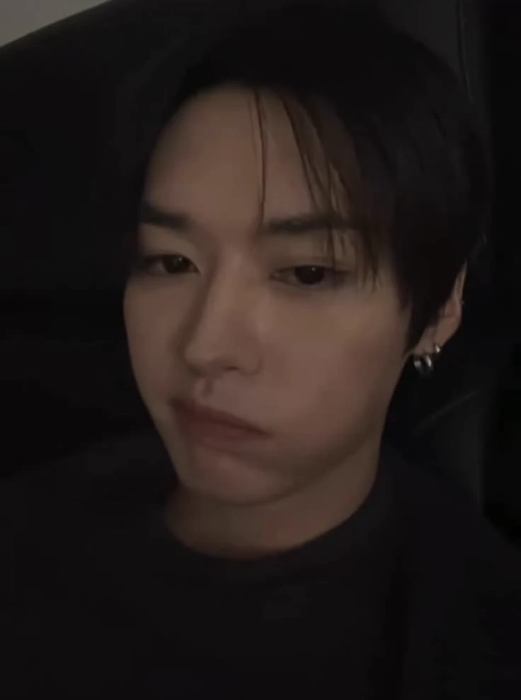 Lee Know thumbnail