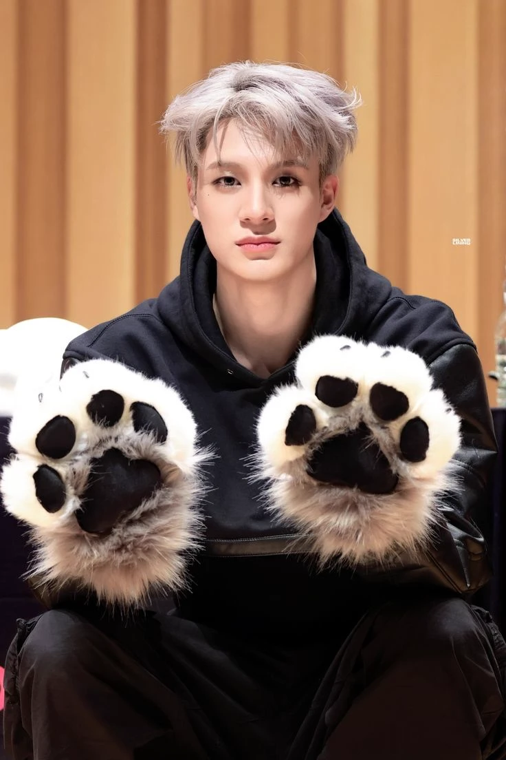 Lee Jeno thumbnail