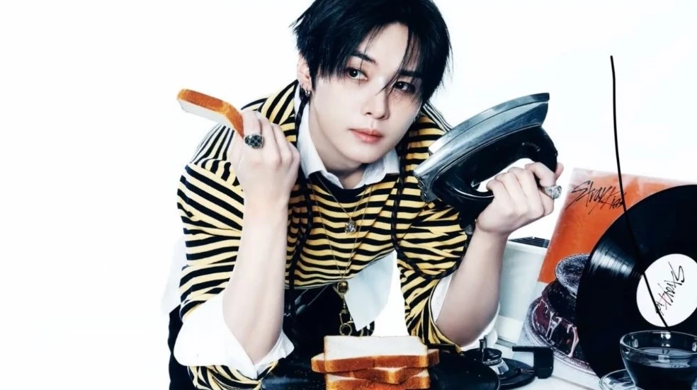 Lee Know thumbnail