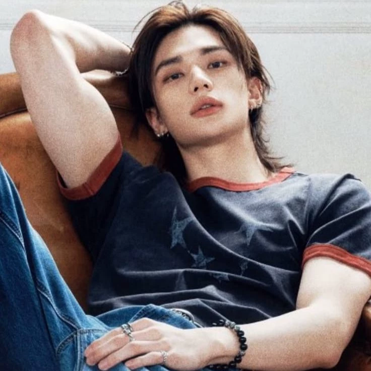 hwang hyunjin thumbnail