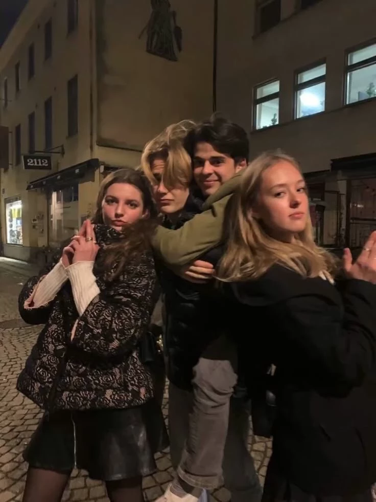 Friend group thumbnail