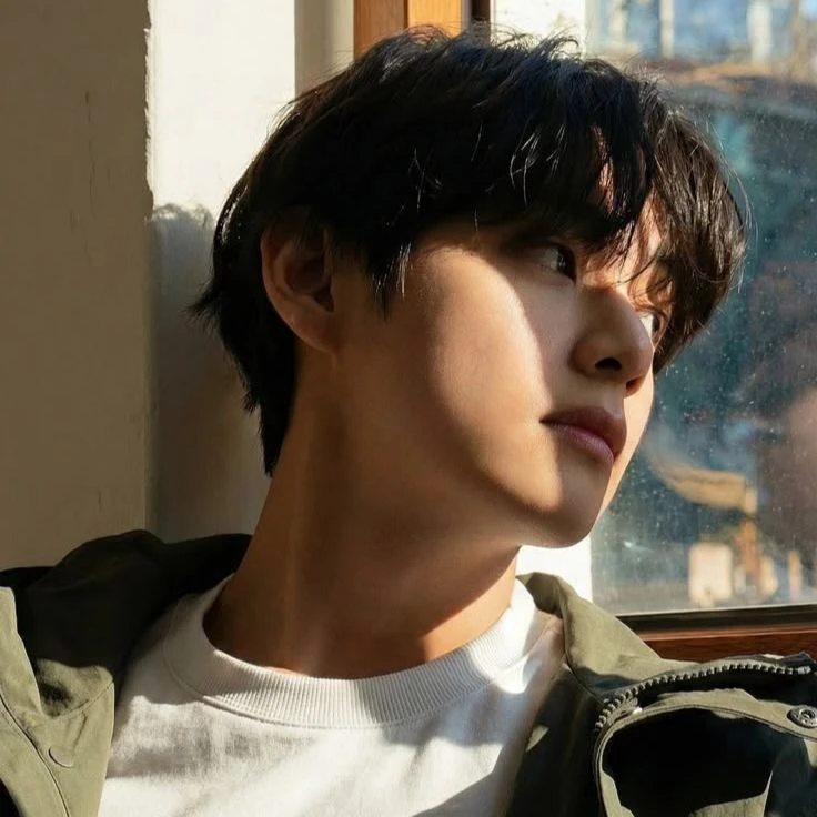 Kim Taehyung thumbnail