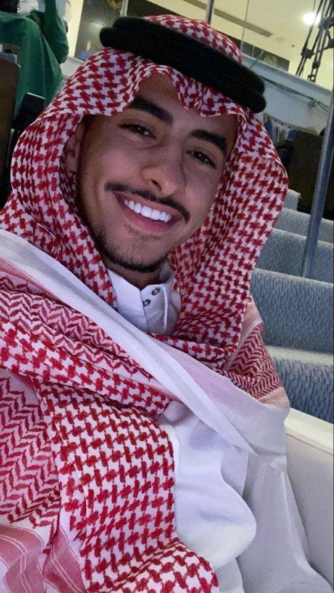 Charming Arab thumbnail