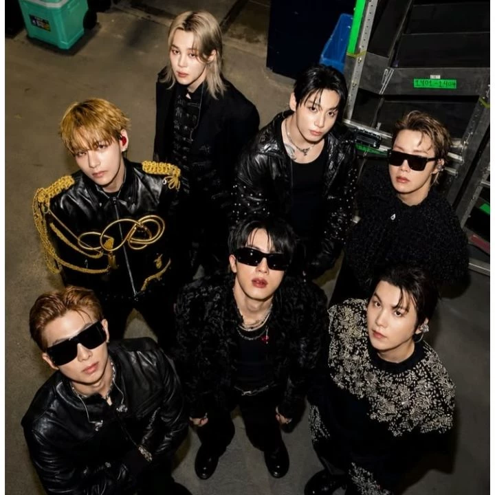 You are the new BTS photographer.🔥🔥 thumbnail