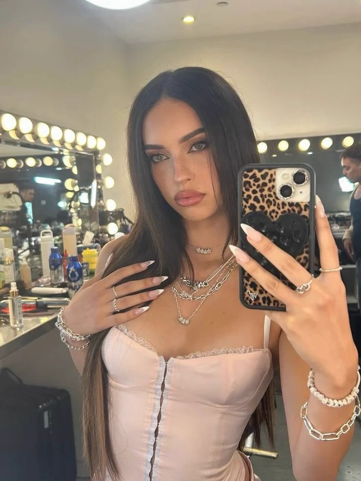 daniela avanzini thumbnail