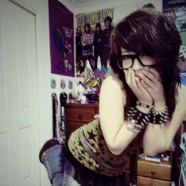 Emy thumbnail