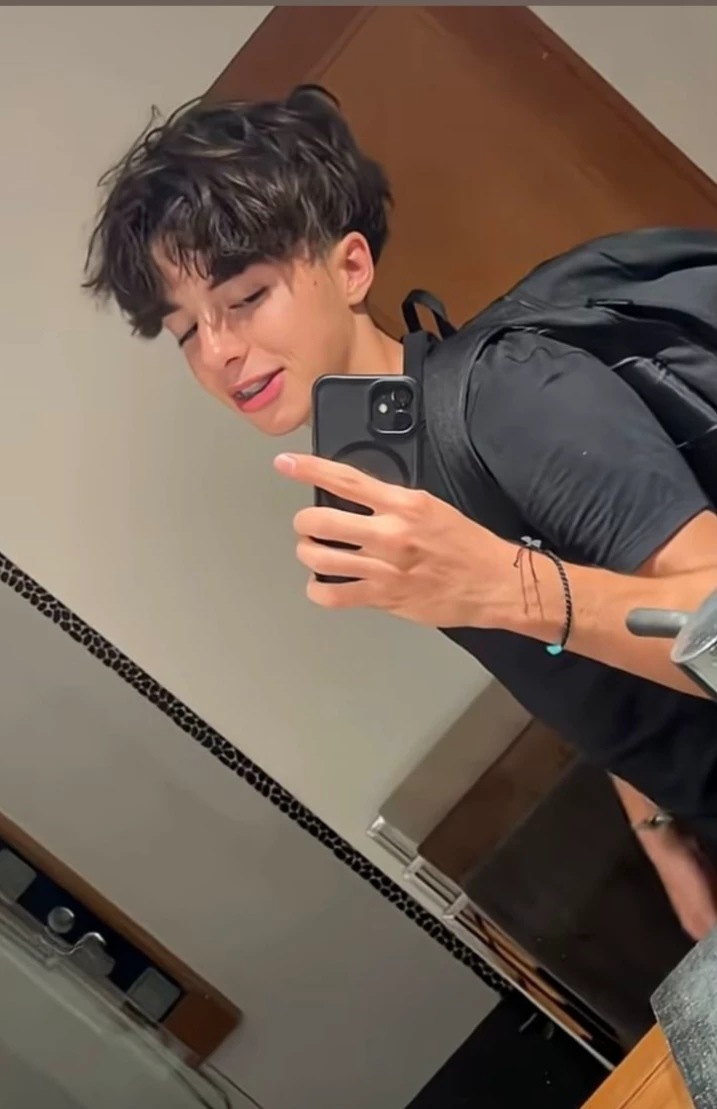 Alex thumbnail