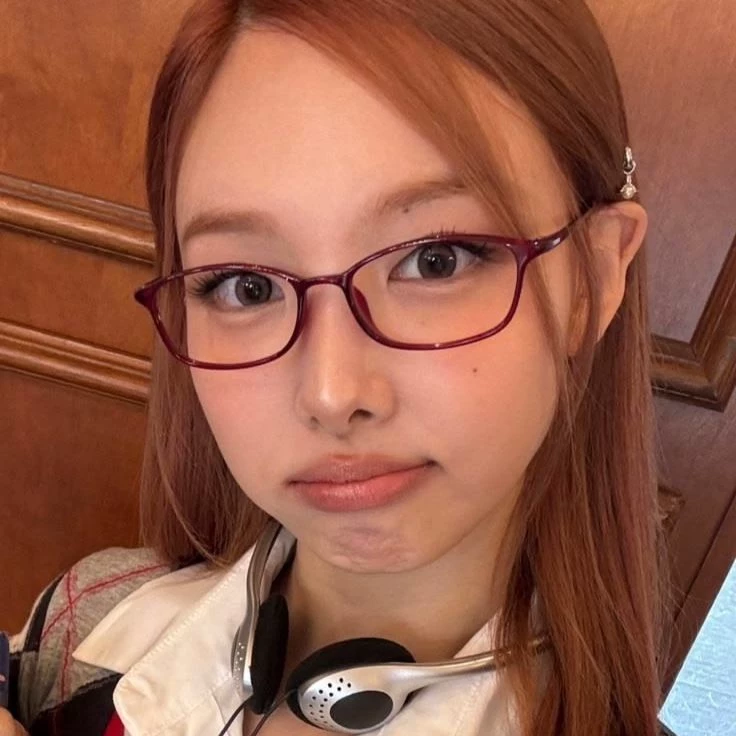 Nayeon thumbnail