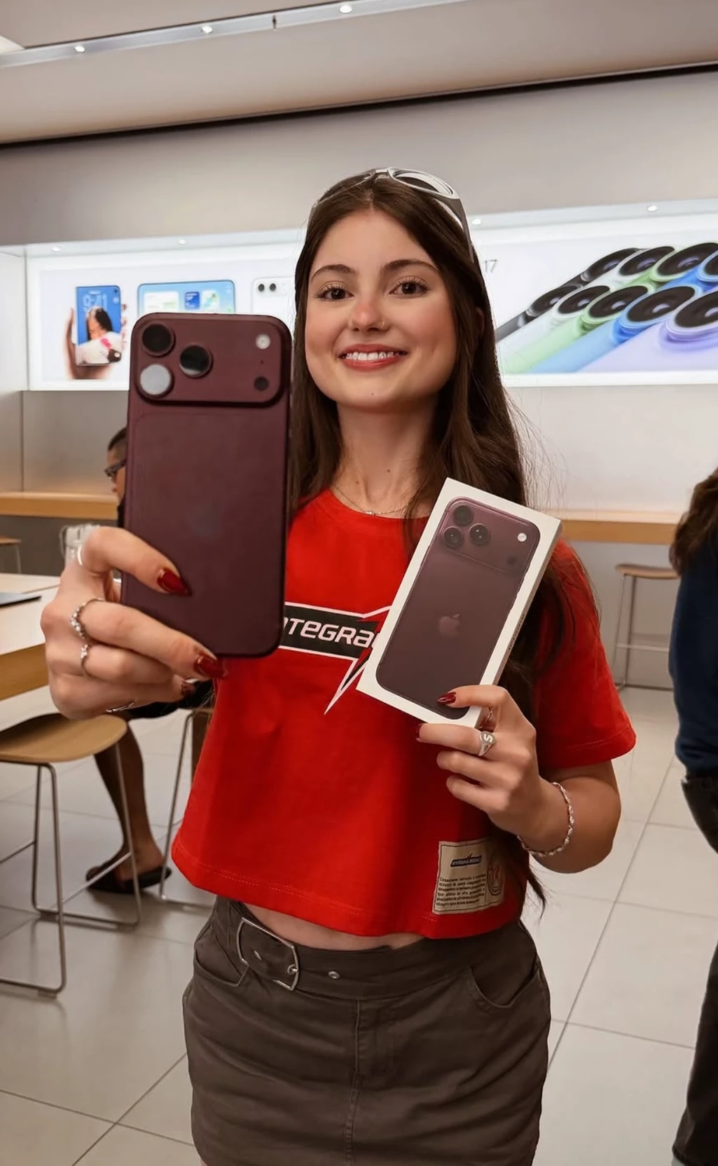 Larissa thumbnail
