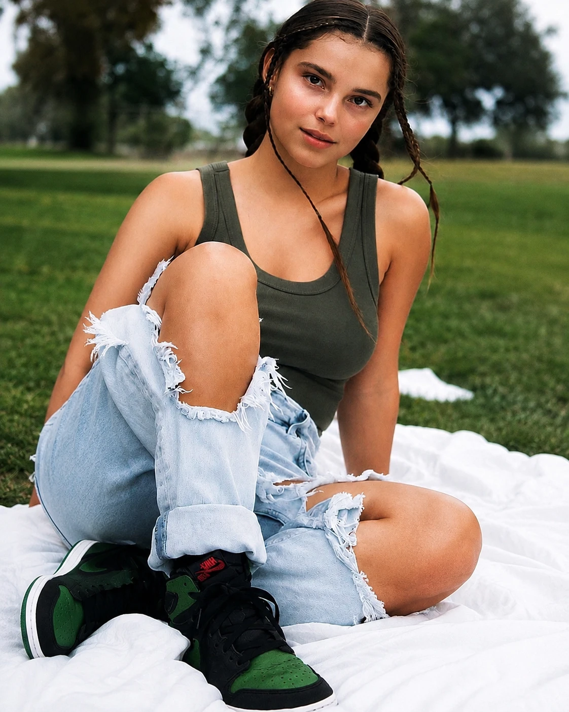 Inde Navarrette  thumbnail