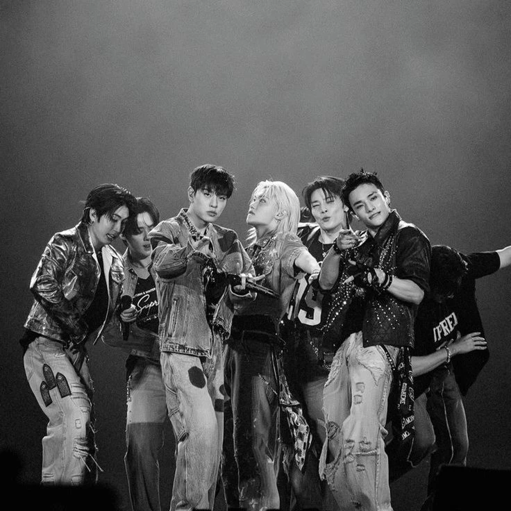 Stray kids thumbnail