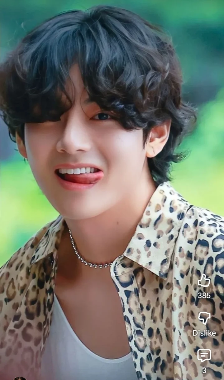 Kim Taehyng  thumbnail