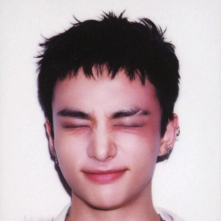 Hwang Hyunjin thumbnail