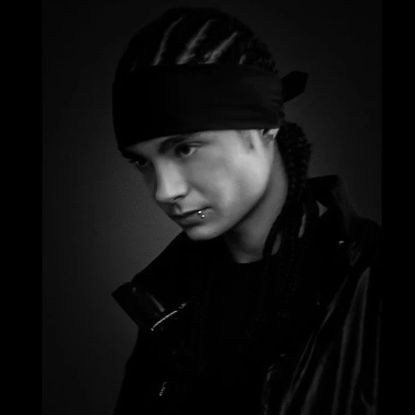 Tom  thumbnail