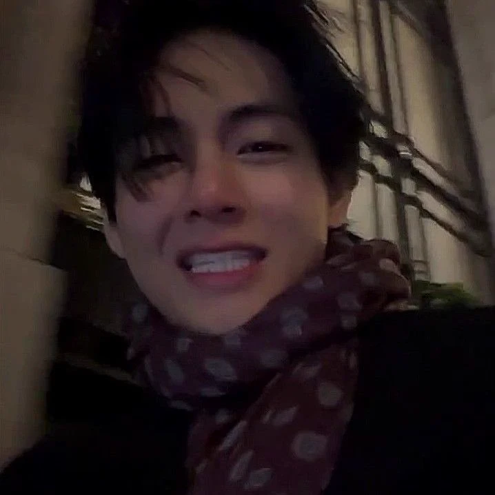 Kim Taehyung thumbnail