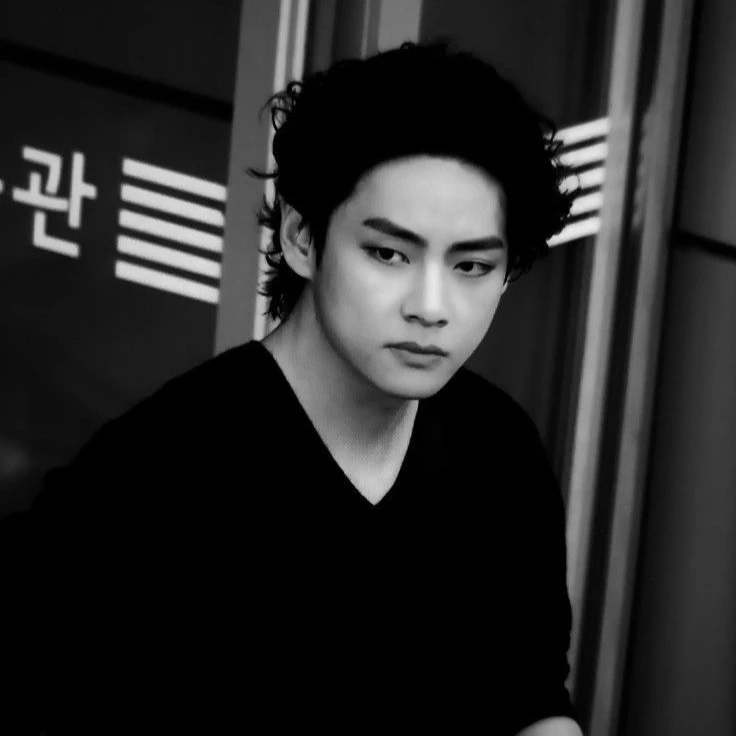 Kim Taehyung thumbnail