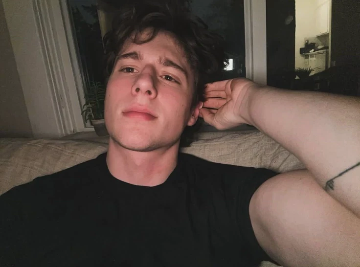 Nicolas thumbnail