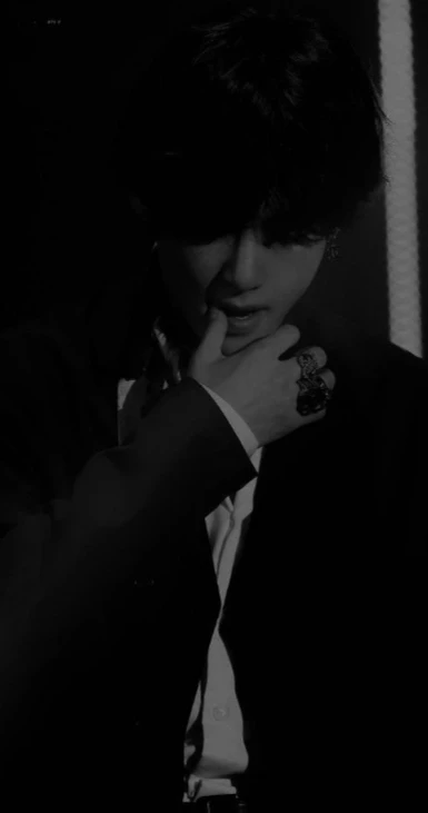 Kim Taehyung thumbnail