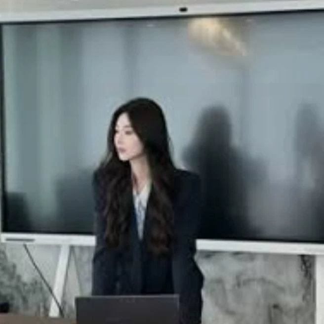 Tough female CEO thumbnail