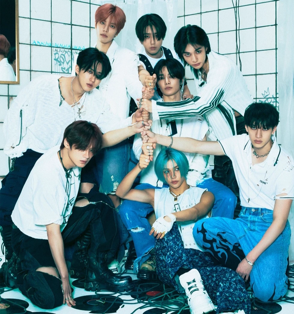 stray kids thumbnail