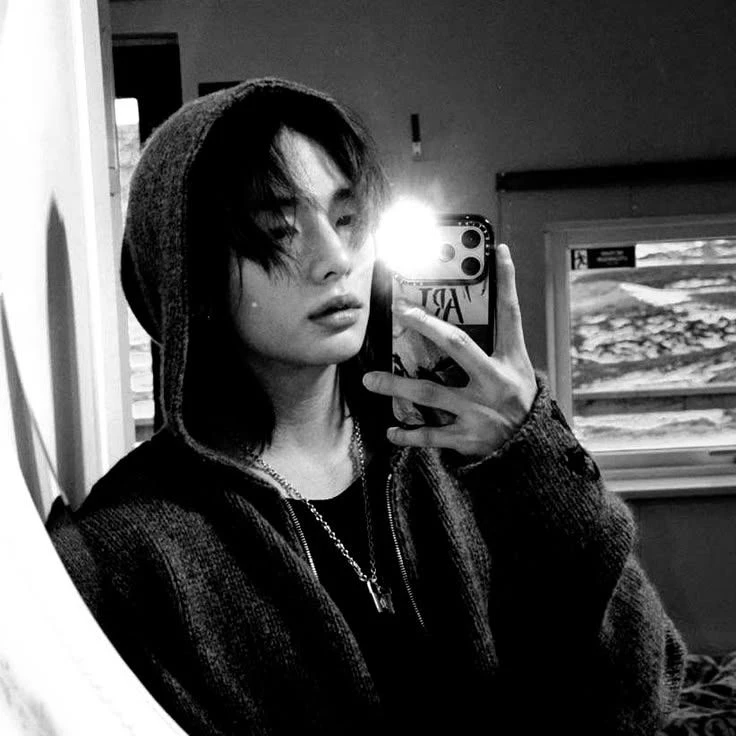 Hyunjin thumbnail