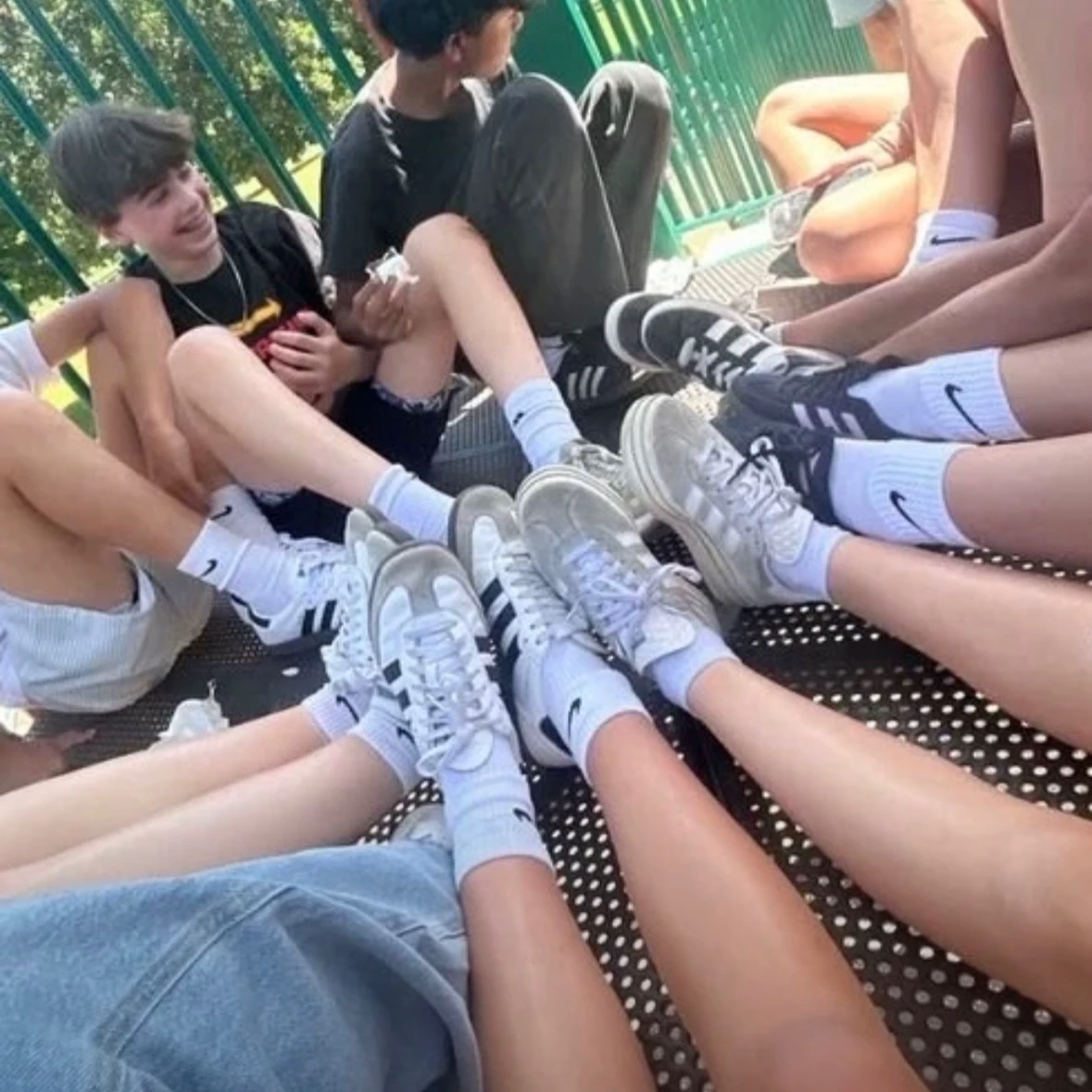 Group of friends thumbnail
