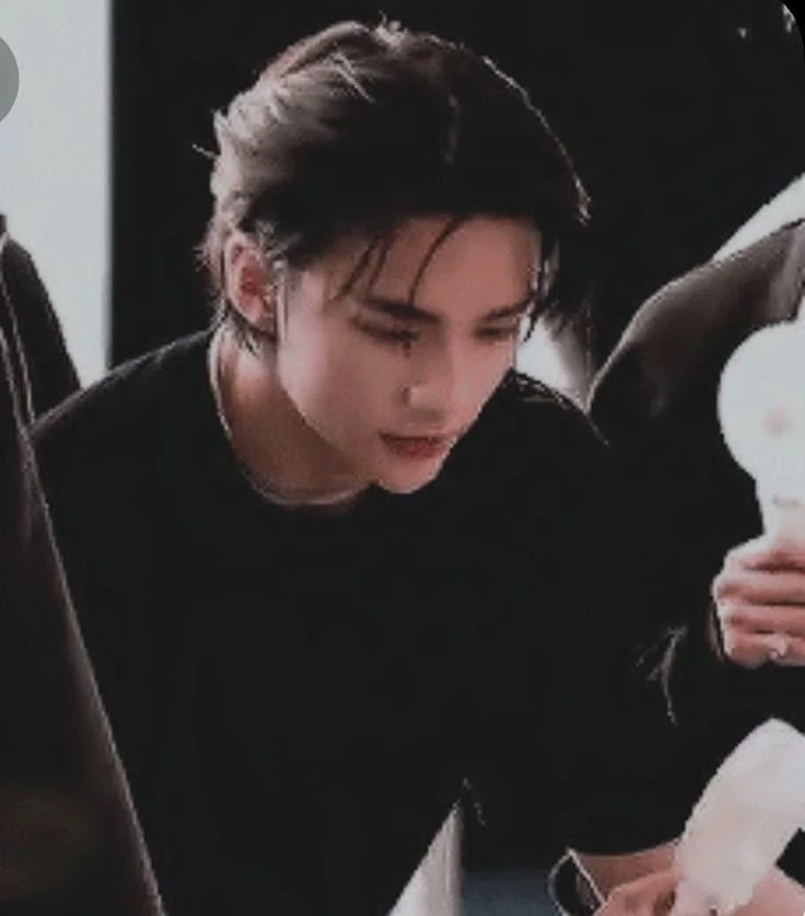 Hwang Hyunjin - Brother's friend || Hyunlix thumbnail