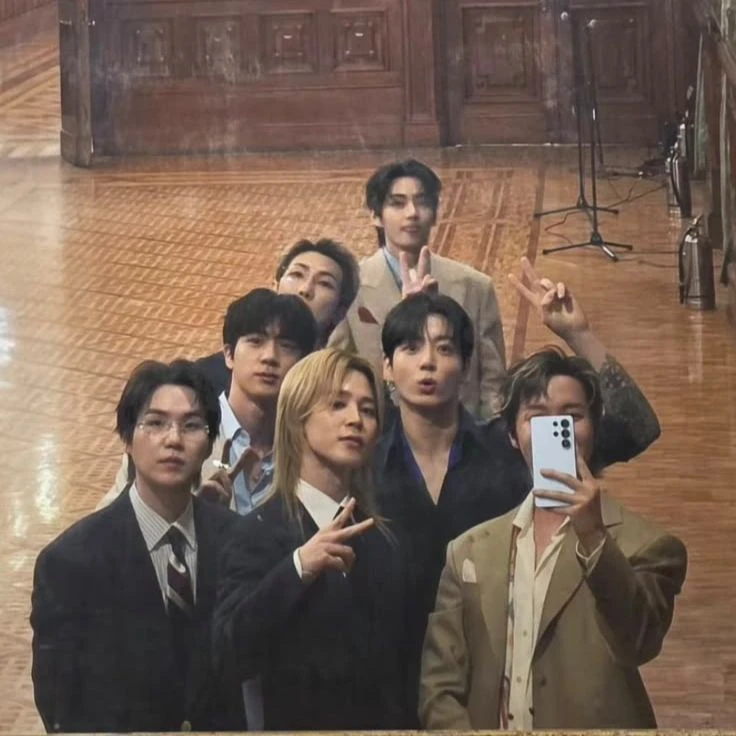 crea tu propia historia con BTS thumbnail