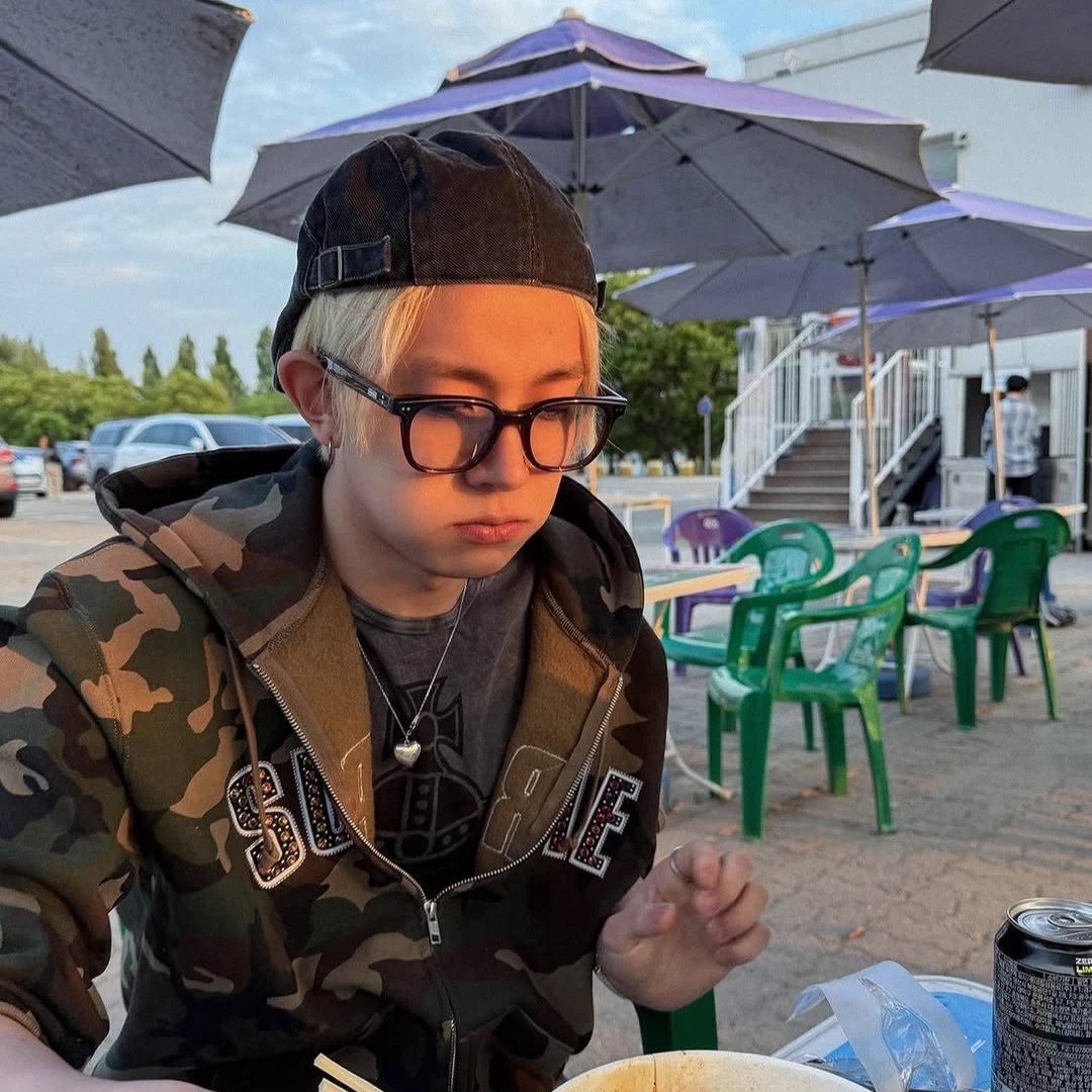 Lee heeseung thumbnail