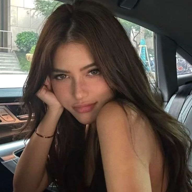 Elena thumbnail