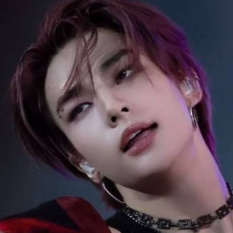 Hwang Hyunjin thumbnail