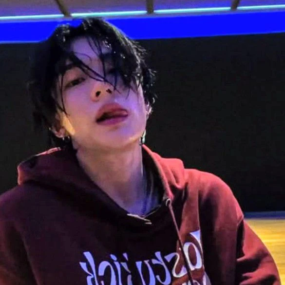 Hwang Hyunjin thumbnail