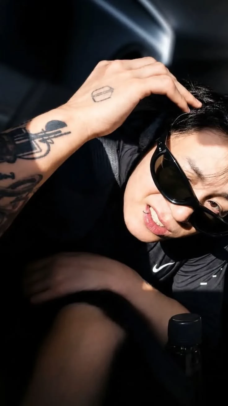 Jeon Jungkook idol thumbnail