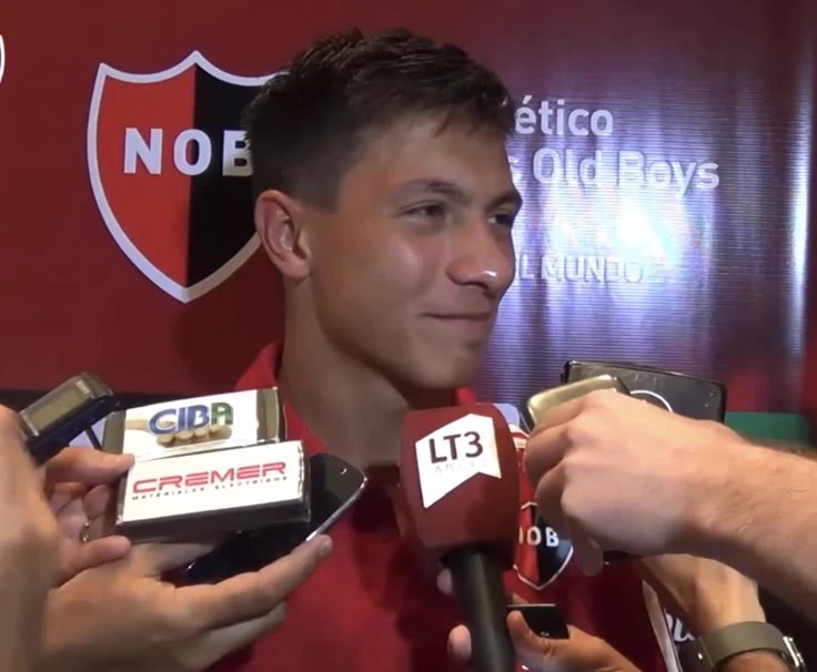 Lisandro Martinez. thumbnail
