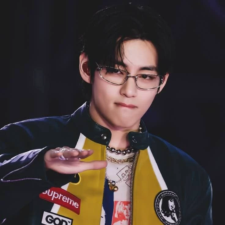 Kim Taehyung thumbnail