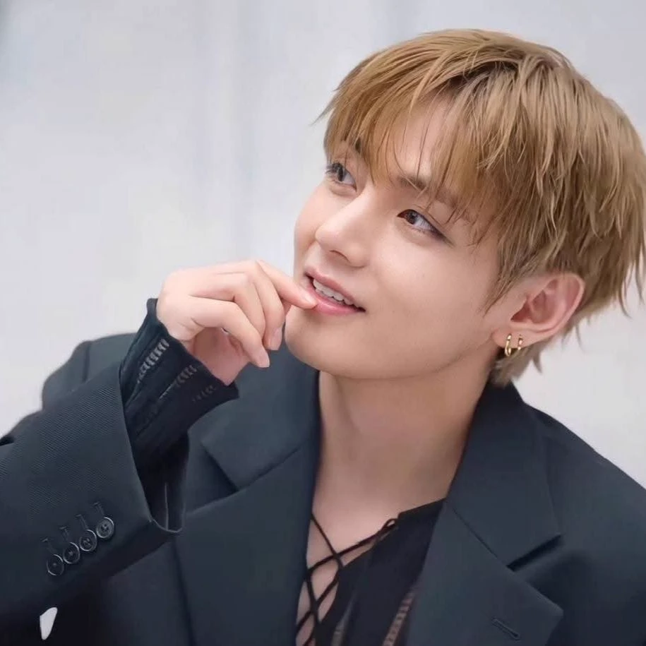 Kim Taehyung thumbnail