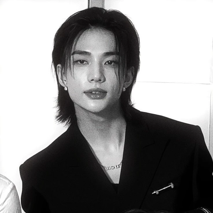 hyunjin thumbnail